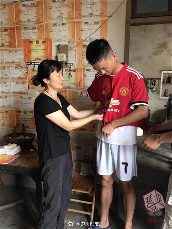 朱卫民小幅油画展展开