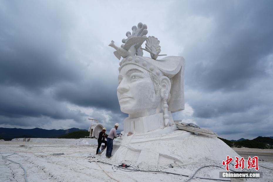 欢欣鼓舞 庆祝建党98周年