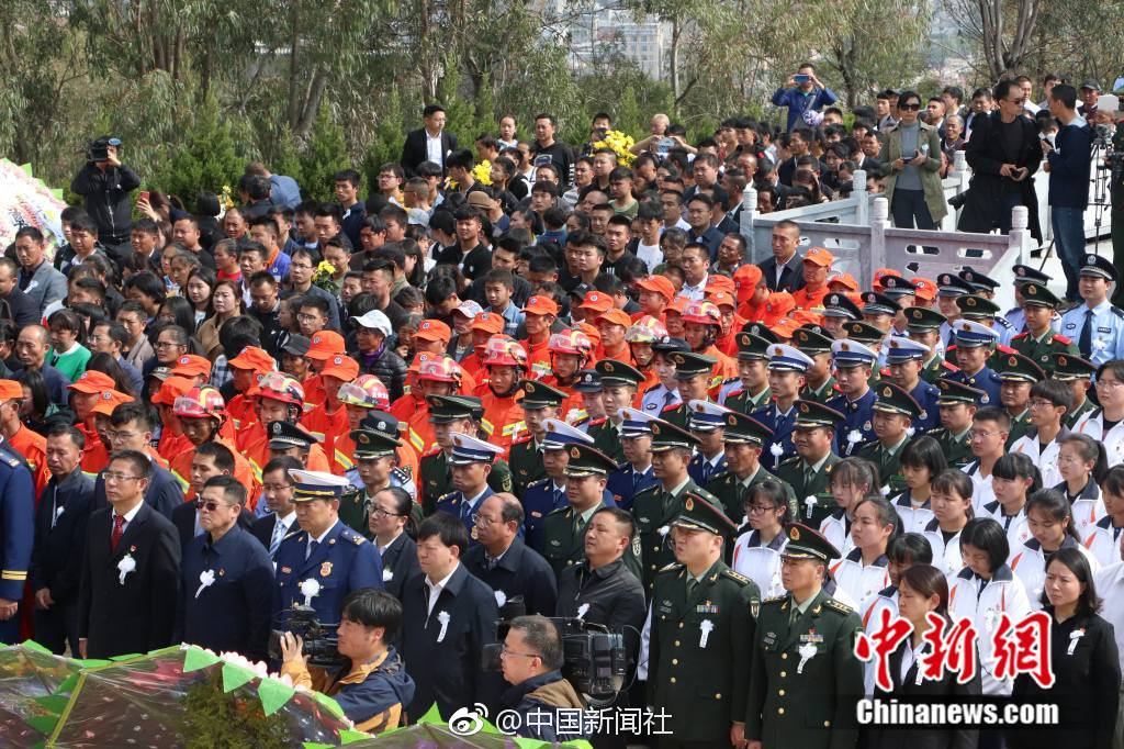 大龙山单车爬坡全民健身新风尚