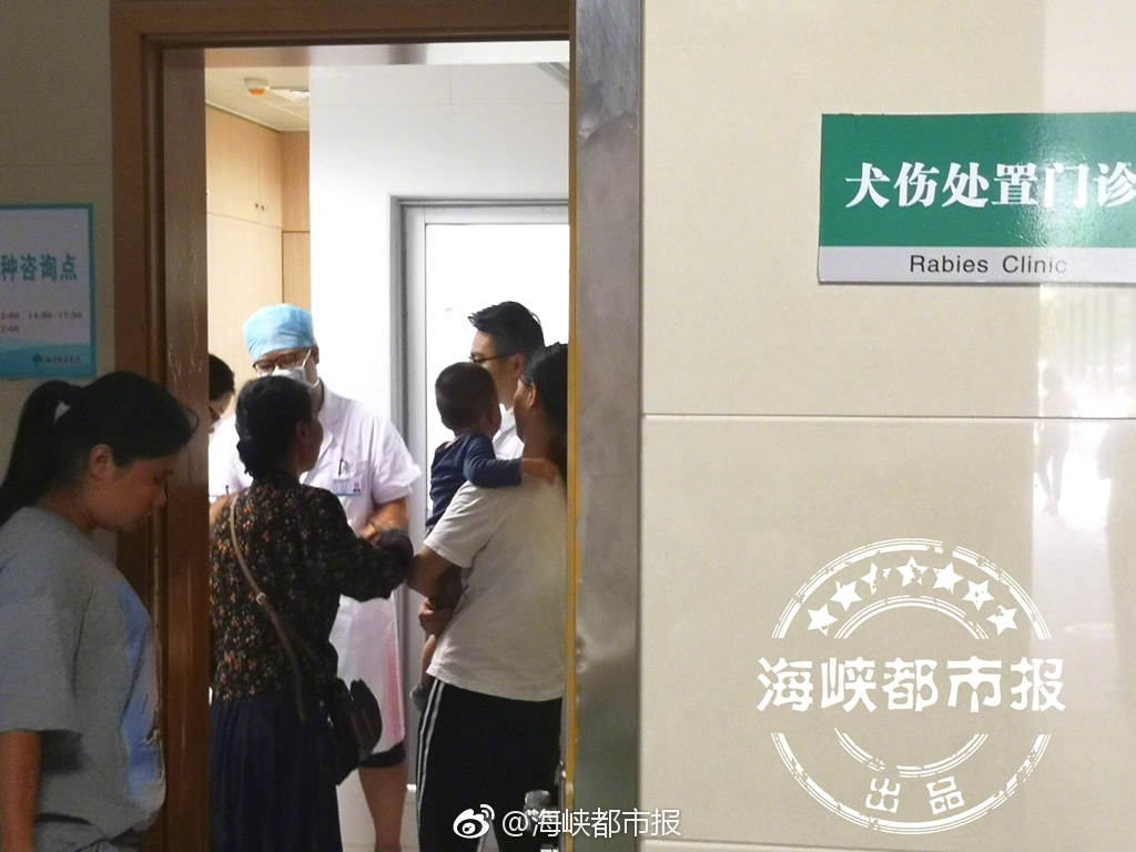 荣耀30S蝶羽红首销,“档位最美”刮起红蓝旋风【数码&手机】风尚中国网
