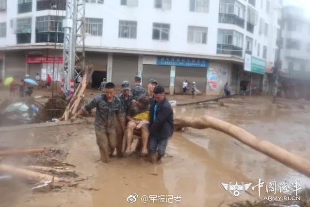 阜南县图书馆展开图书漂流进校园活动