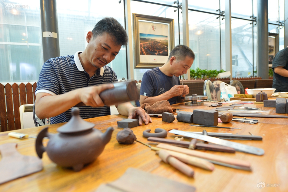 全国1500+代理，阿庆嫂再添猛将，“大刀宽面”实现品类突围！