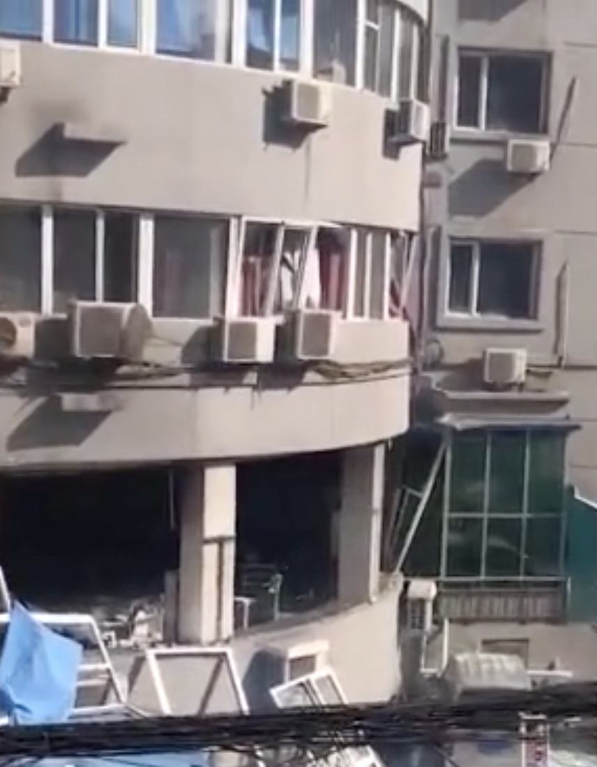 阜阳市约请战斗英雄为师生叙述赤色故事