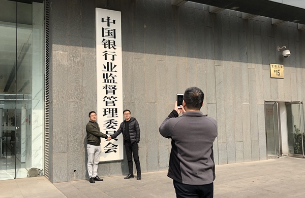 送戏送到家门口 文明扶贫更“走心”