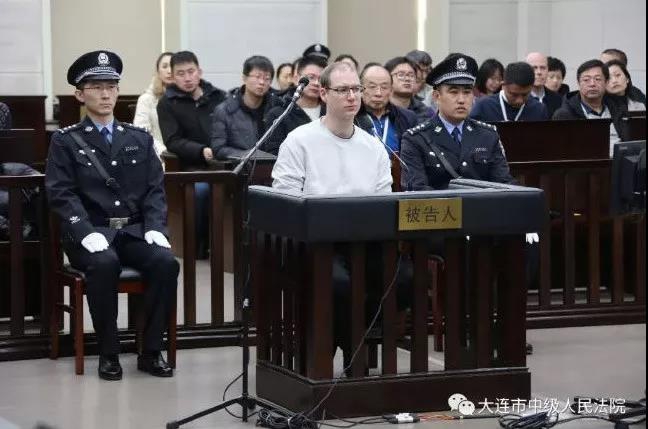 来省地质博物馆里迎“国际地球日”