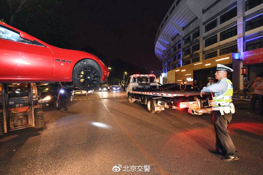 黄山西镇街挖出一条石板古街