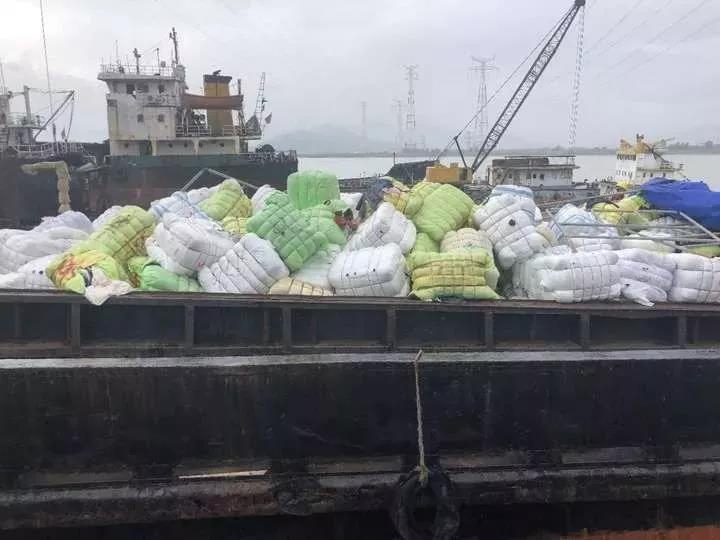 十六年火爆，六重豪华礼！中星食品续约火爆网，赋能实体新增长！