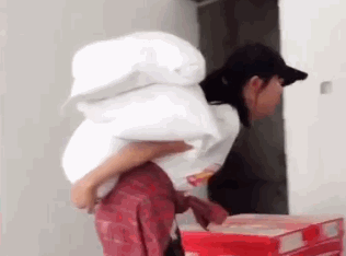 “党的常识”比赛 现场应战答题