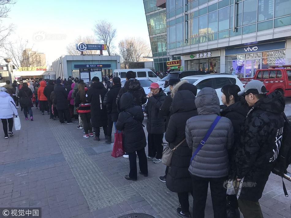 阜南县图书馆展开图书漂流进校园活动