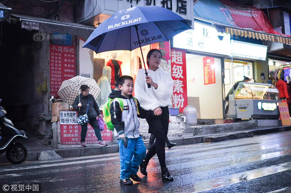 书店百家争鸣 满城书香滋润
