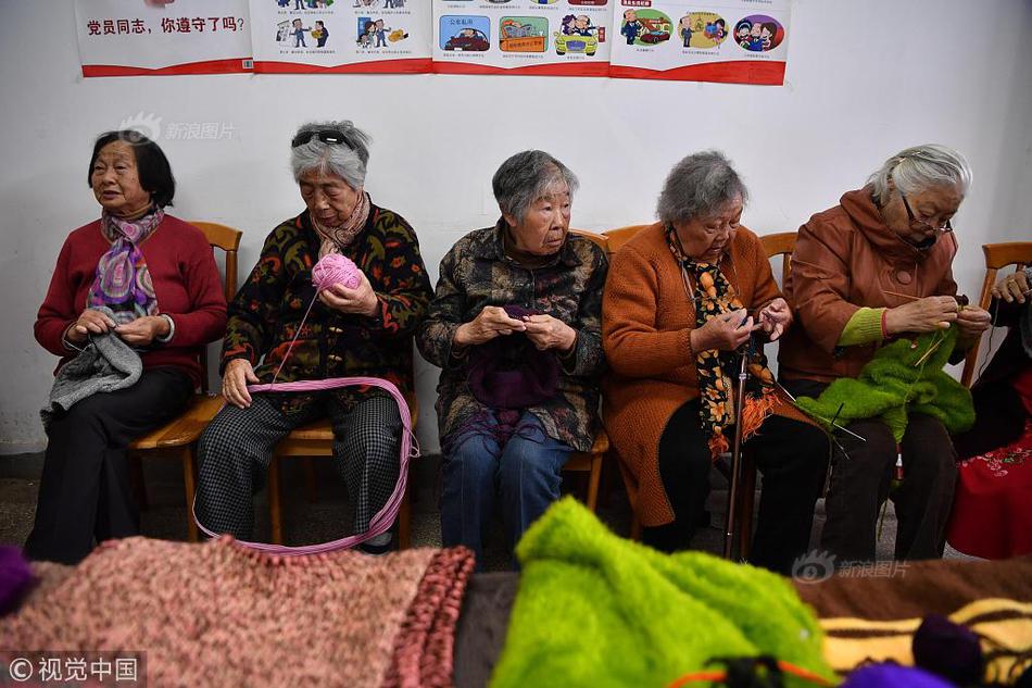 森林一體共生！日食來臨之前，雲杉樹互相「交談」並同步生物電訊號