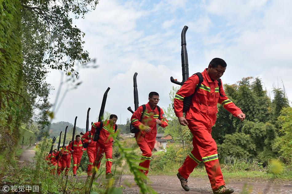牛奶酥、牛奶贝、牛奶豆……内蒙古蒙中草场食物进击6000亿商场！
