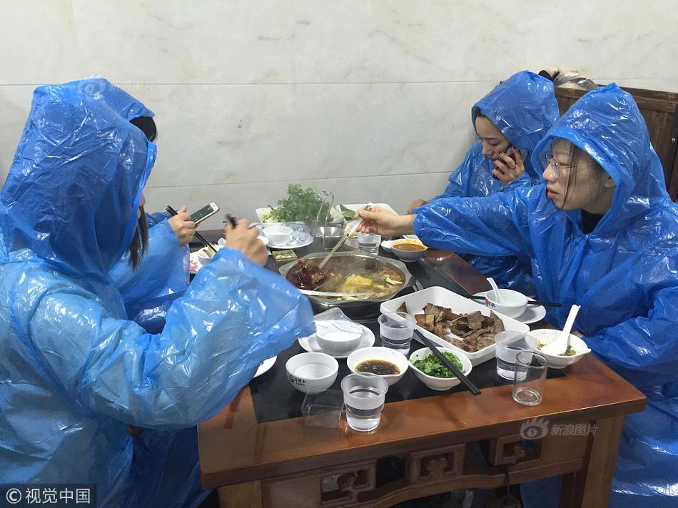 萧县在刘套镇千亩桃园举行第三十三届桃花笔会