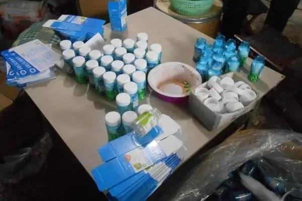 火爆六重豪礼，16年暖心惠企!恭贺丰巢食品续约火爆网！