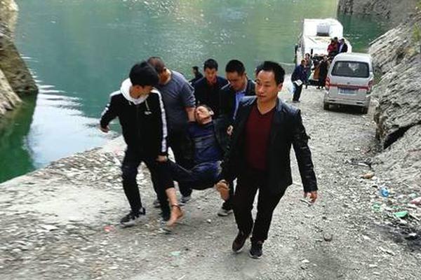 春节市场惊现爆品，果语果粒果汁开启动销加速！霸气招商！