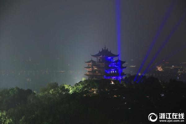 畅游千年古镇 同享富硒蓝莓