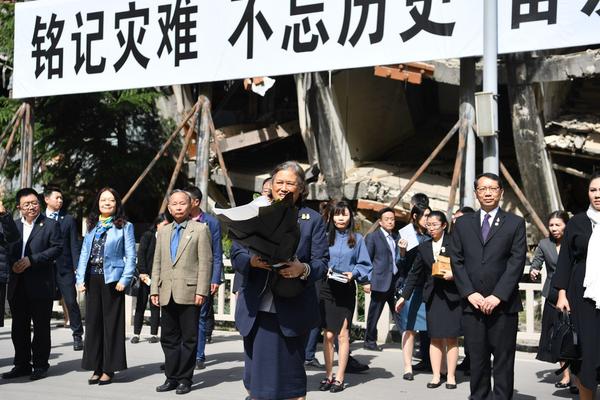 火爆十六年，豪礼同奋进！内蒙古多仑牧场乳业签约火爆网，携手创辉煌！