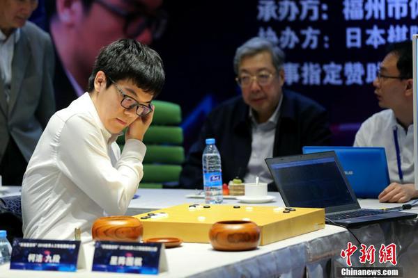 当涂县湖阳农人自行集资铸造乡贤邢珣铜像