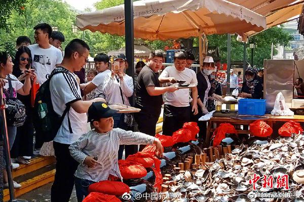 意外吗曼联是本赛季第一支在英超零封莱斯特城的球队