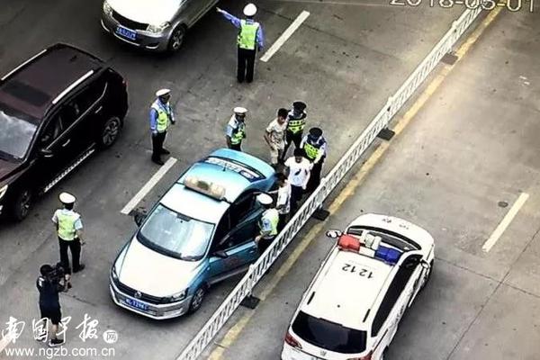 花山区多彩文化活动扮靓居民幸福生活