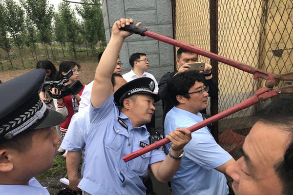 文艺演出接地气 社区居民齐称誉