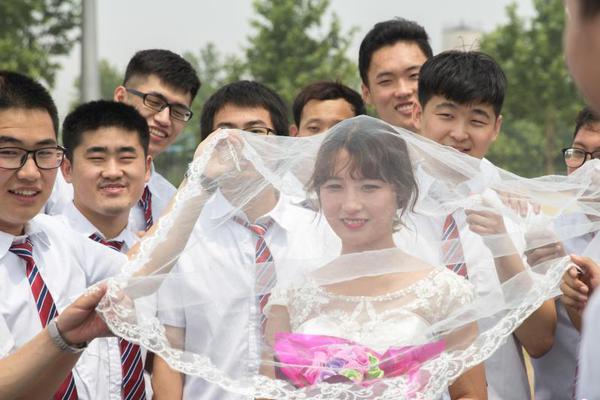 “咱们的郊野”春天诗篇朗诵会走进马鞍山市和县