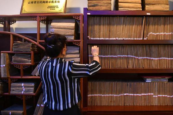 阜阳市约请战斗英雄为师生叙述赤色故事