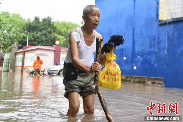 阜南县图书馆展开图书漂流进校园活动