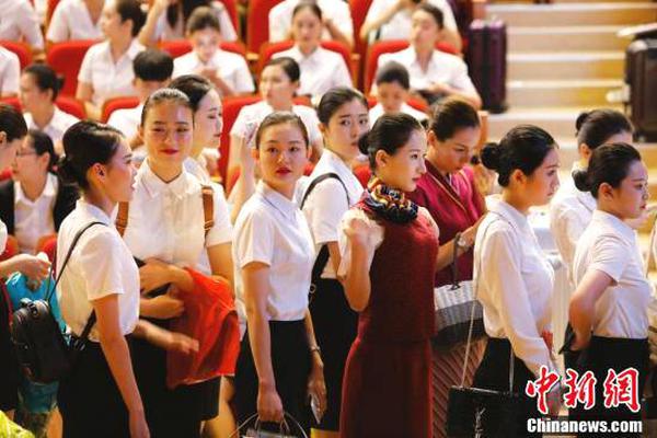 无悬念！英超官方：B费当选曼联30蓝狐全场最佳，传射+造乌龙