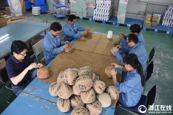果语恋果粒果汁品质高、口感好、利润足，畅销春节旺季市场！