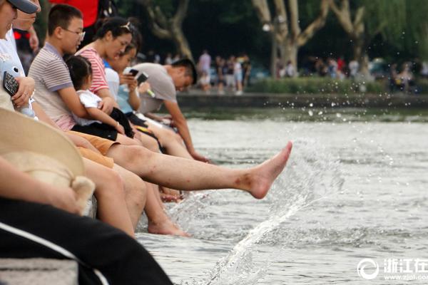 “暑期读一本好书”读书征文活动发动