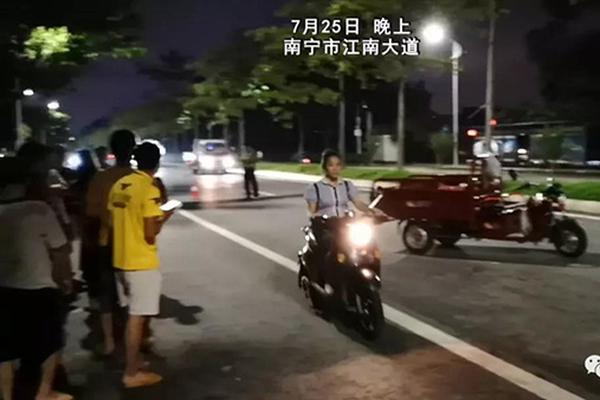 倾听古琴新韵 感触传统文化