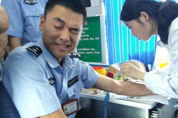 冠虎1L大瓶茶饮料，助力经销商“赢”战商场！