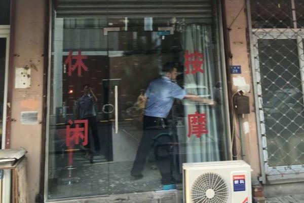 意外吗曼联是本赛季第一支在英超零封莱斯特城的球队