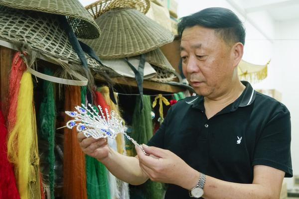 Meta 衝 AI 卡關，Llama 4「巨獸」模型發表延遲