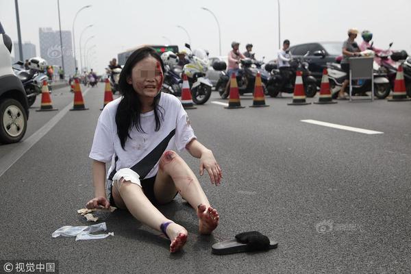改变局势！拉维亚伤退，恩佐替补登场10分钟就送助攻