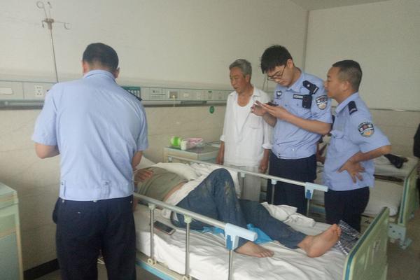 进了就神了！廷伯一条龙连过数人，射门偏出