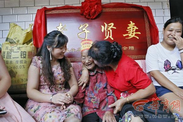 完达山山楂复合果汁，酸甜爽口，欢乐有趣！现火爆招商中！