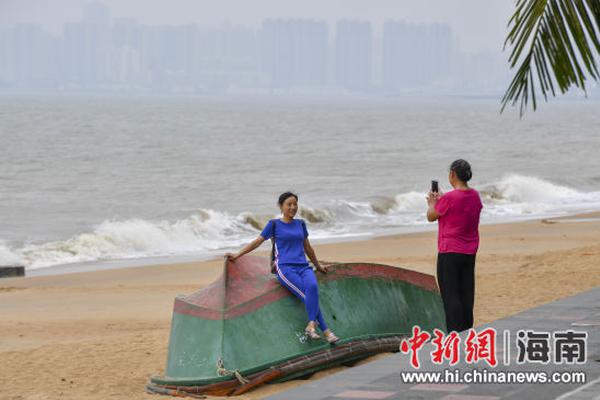 《精英律师》中靳东佩戴的AfterShokz韶音骨传导耳机Air，你想拥有吗?【数码&手机】风尚中国网