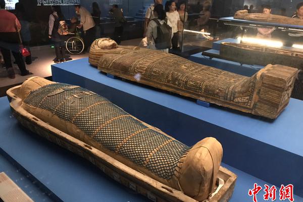 十六年火爆网，六重豪礼助实体！恭贺沃尔旺食品续约火爆网！