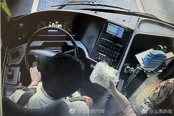六安黄墩村：送戏下乡　文明惠民
