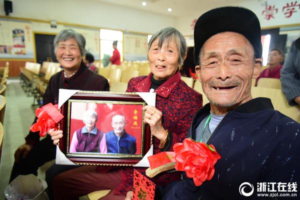 乐脉氏经典奶茶，来自冬季的温暖！口感上乘，好喝又好卖！