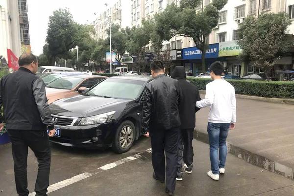 省晚年大学协会城镇大街 晚年校园校长培训班学员来肥观赏