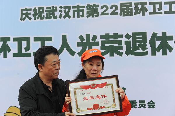 芊芊雅果杯装果汁，口感独特，与众不同！全新包装，全新升级！