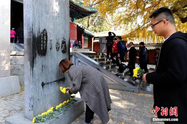 “党的常识”比赛 现场应战答题