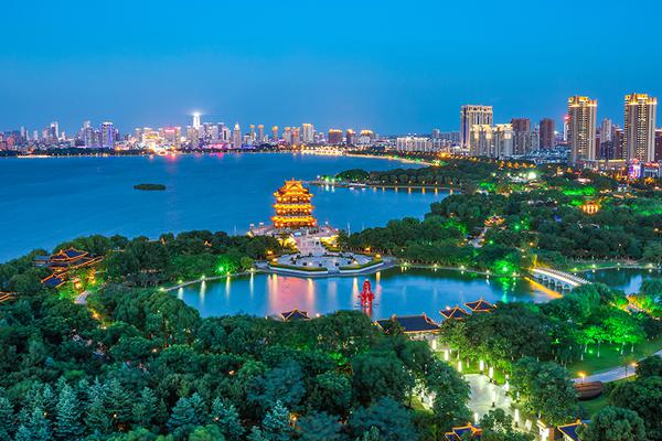 市少儿图书馆玩转“图书馆服务宣传周”