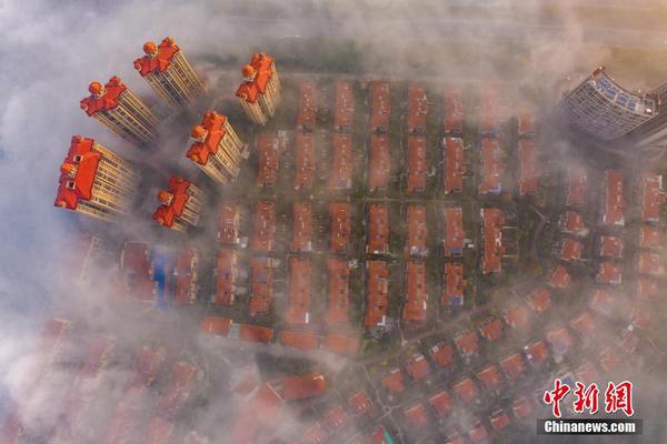文艺演出庆祝 新中国建立70周年