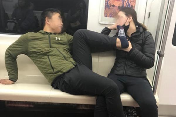 命比滕硬11轮后热刺仅比曼联高1分，滕已下课澳波稳如泰山