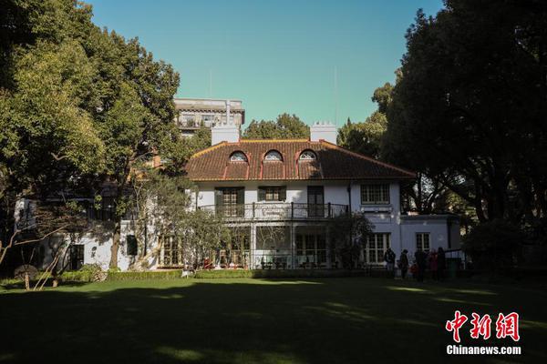 阜南县图书馆展开图书漂流进校园活动