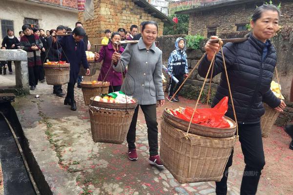 冷灌就是鲜！这款高品质生榨椰汁C位出道，称霸2024春节档！